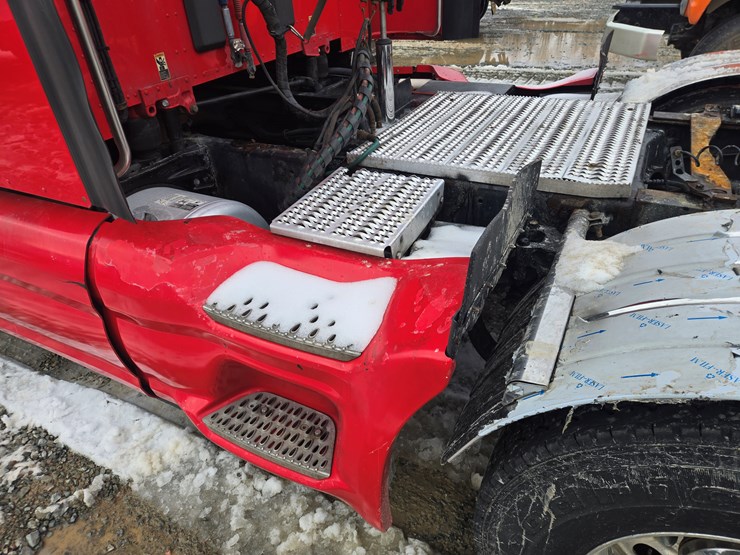 peterbilt-579-image-26