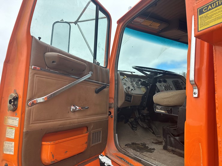 1997-massey-ferguson-8-image-24