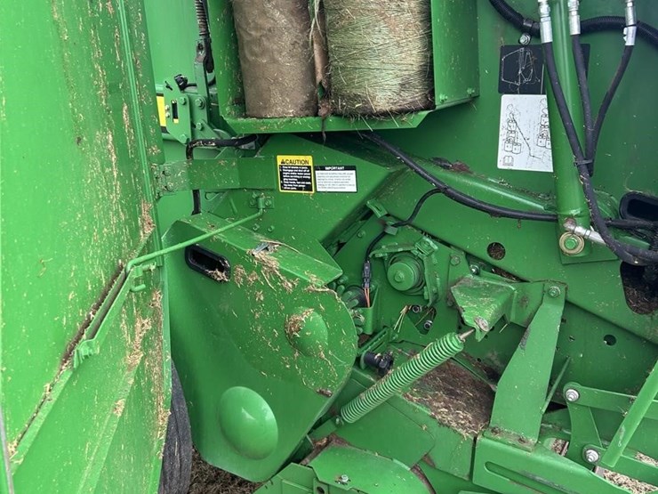 2011-john-deere-568-image-63