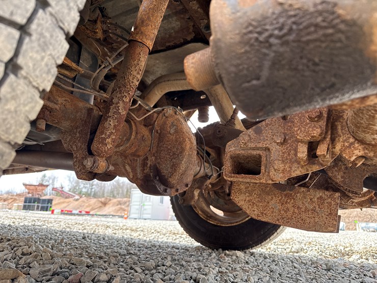 2011-ford-f350-image-28