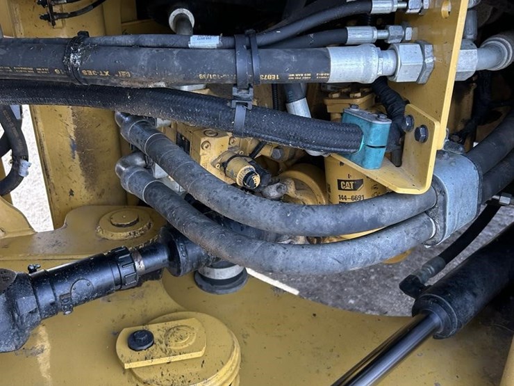 2016-caterpillar-930m-image-111