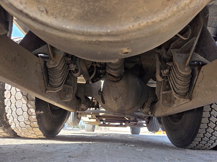 2012-international-7600-image-33