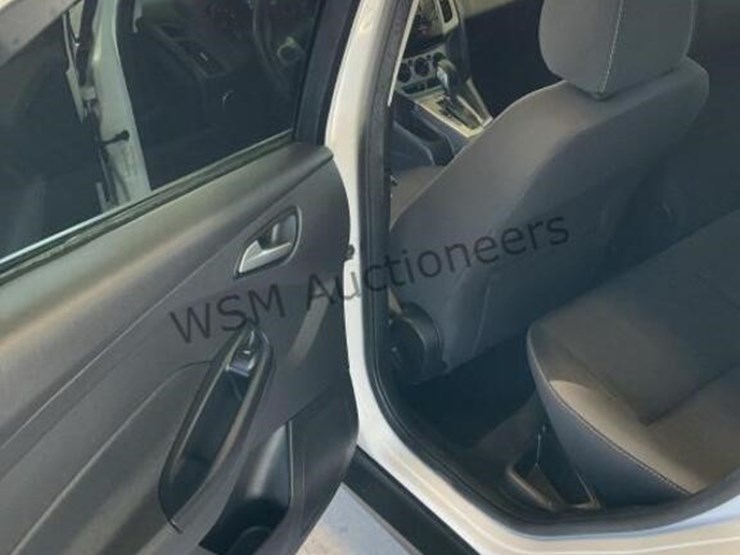 2014-ford-focus-se-sdn-image-25