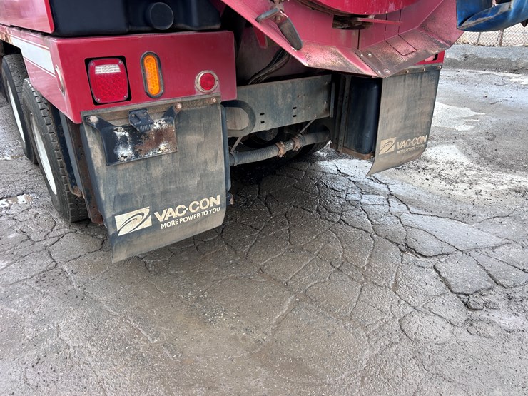 #1690-•-2013-international-7500-6x4-hydro-excavation-truck-image-21