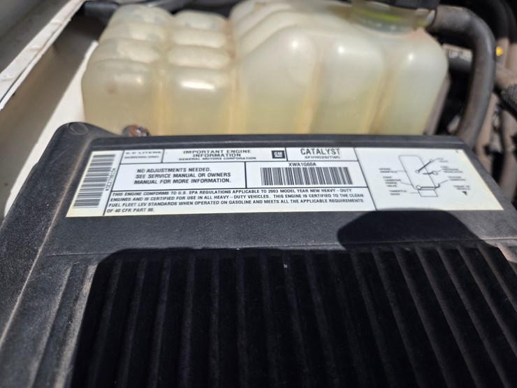 2003-chevrolet-3500-image-42