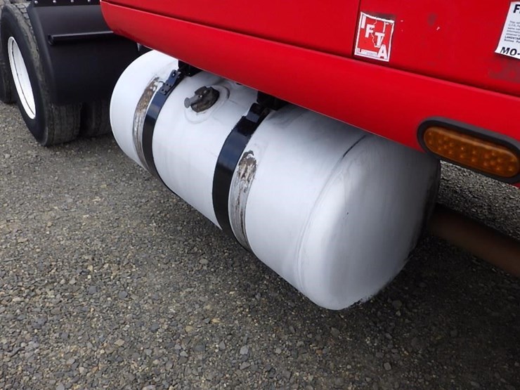 2006-peterbilt-387-image-14