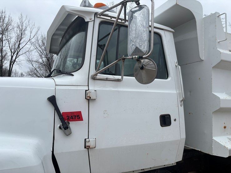 1997-ford-lt8000-image-9