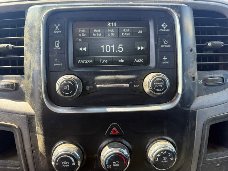 #2049-•-2015-ram-5500-heavy-duty-service-truck-image-38