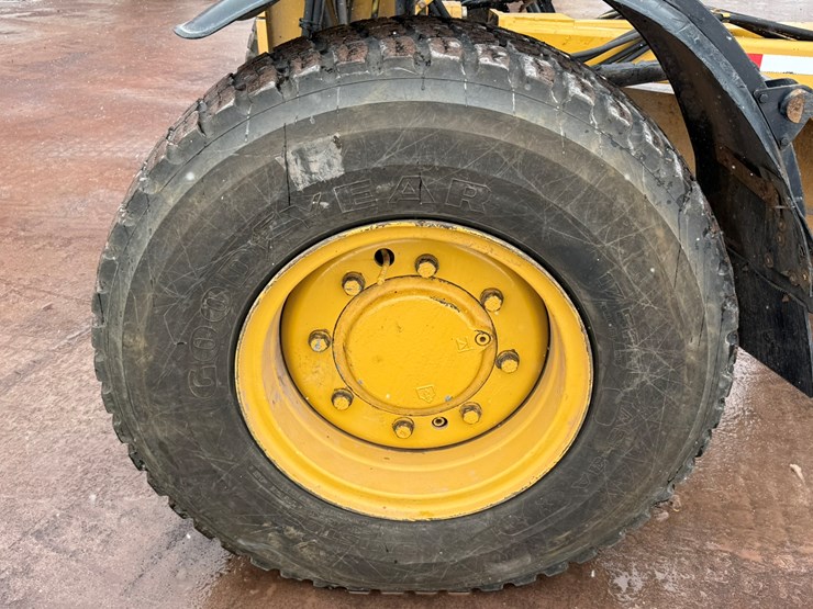 caterpillar-160m-image-111