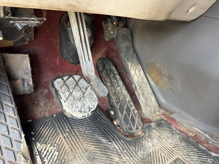 2001-caterpillar-c15-image-47