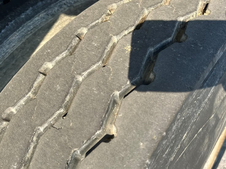 peterbilt-365-image-121