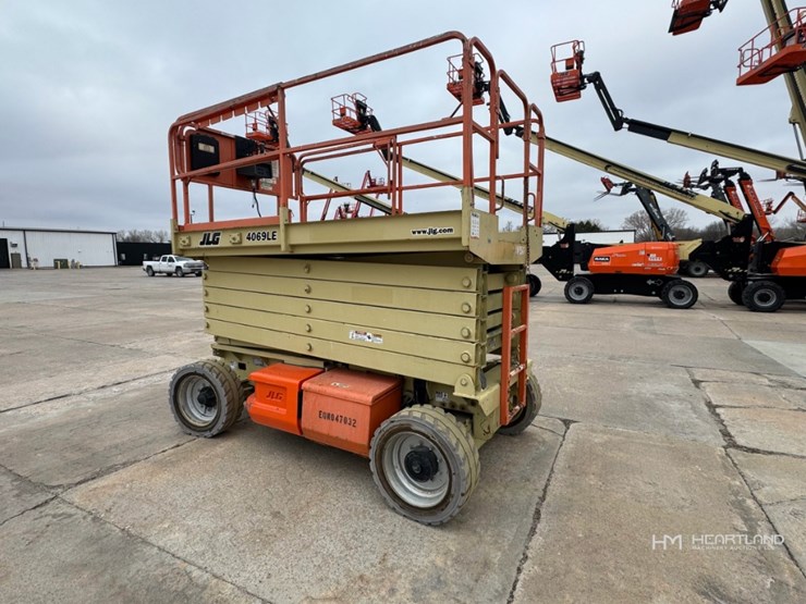 2006-jlg-4069le-image-1