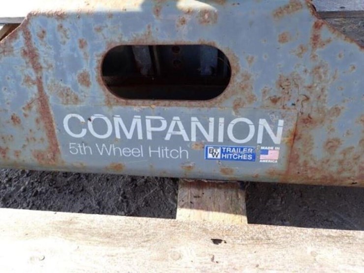 b&w-companion-5th-wheel-image-5