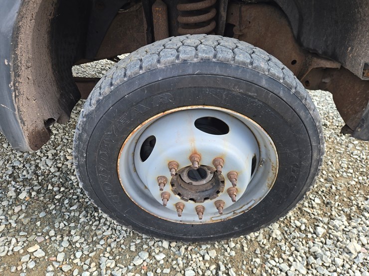 2008-ford-f550-image-56