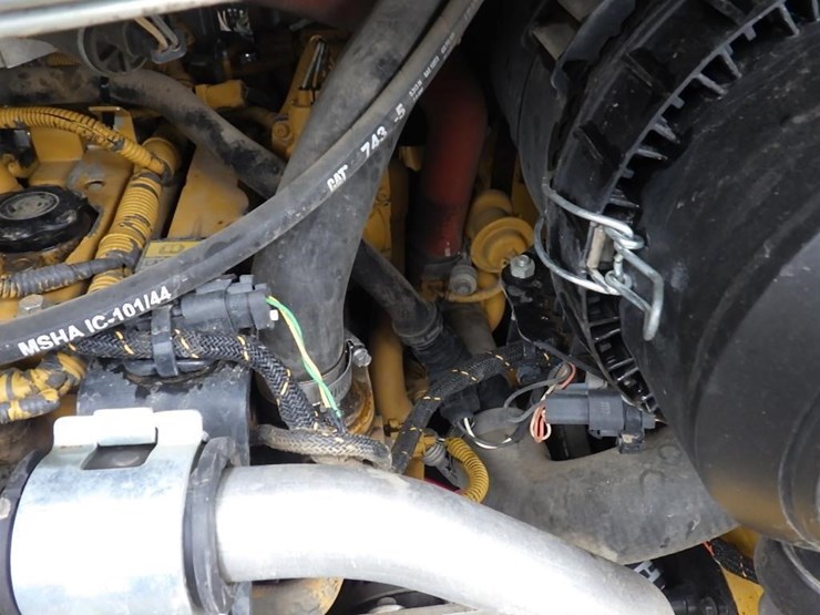 2020-caterpillar-226d3-image-11