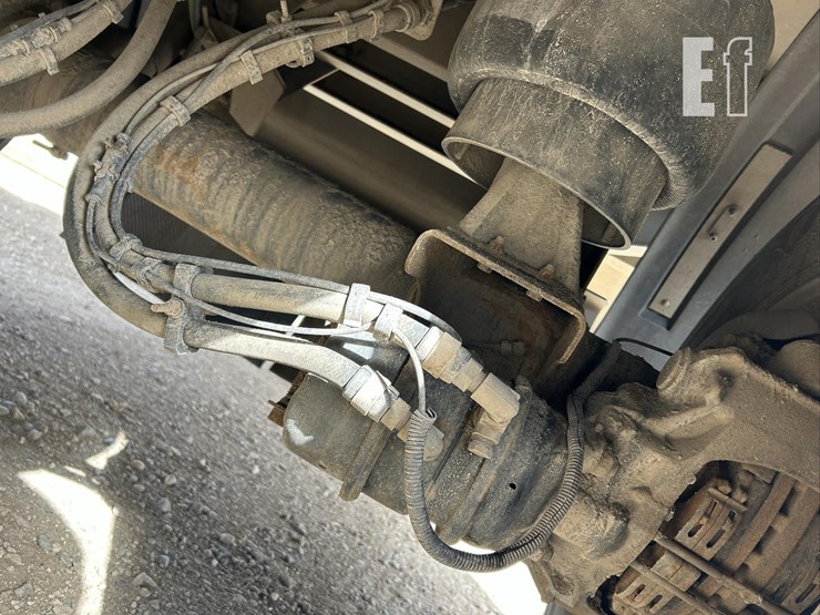 2025-wilson-grain-trailer-image-54