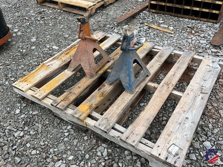 (2)-nesco-heavy-duty/-6t-adjustable-jackstands-image-4