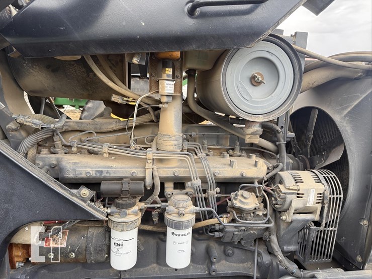 new-holland-tv140-image-37