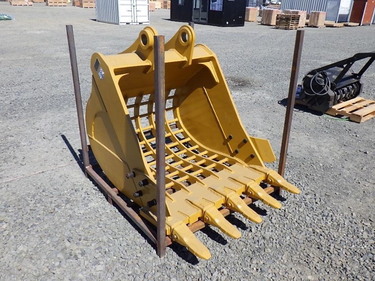 caterpillar-320-image-4