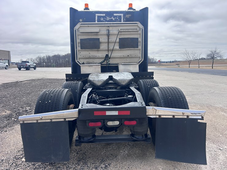 2000-peterbilt-379-image-4