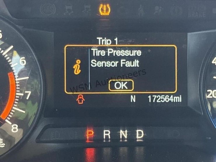 2017-ford-explorer-image-17