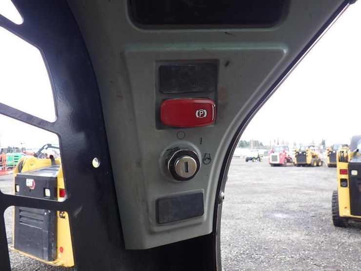 2020-caterpillar-226d3-image-27