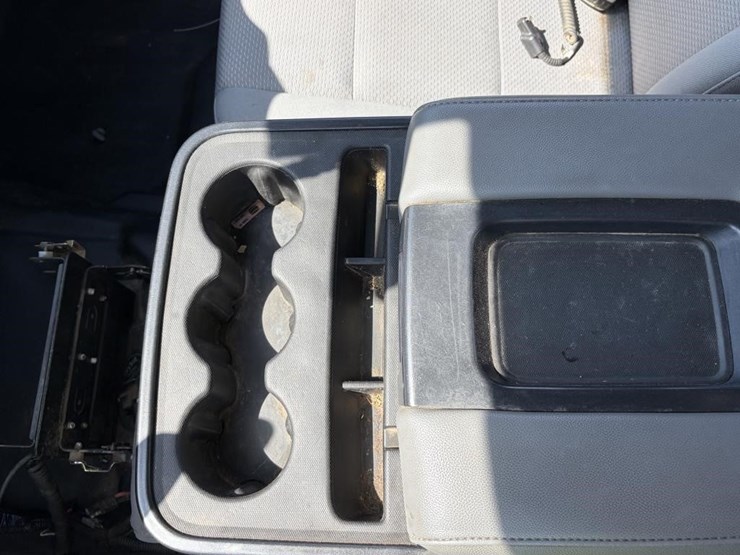 2017-gmc-sierra-3500-image-19