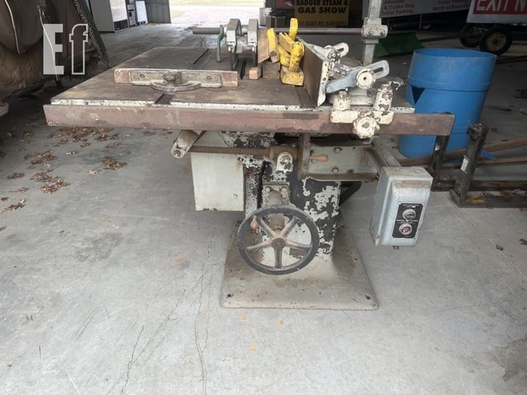 vintage-table-saw-image-5