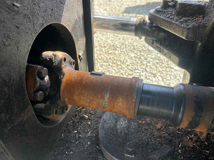 deere-1110e-image-37