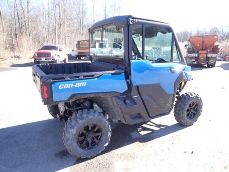 2022-can-am-defender-limited-hd10-4x4-side-by-side-image-5