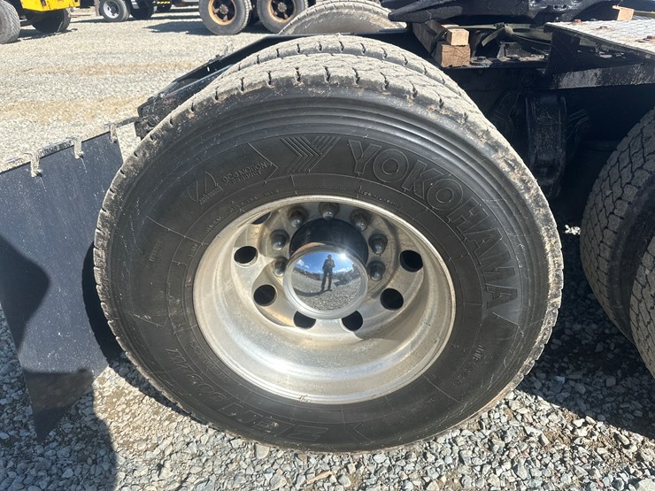 2008-peterbilt-386-image-59