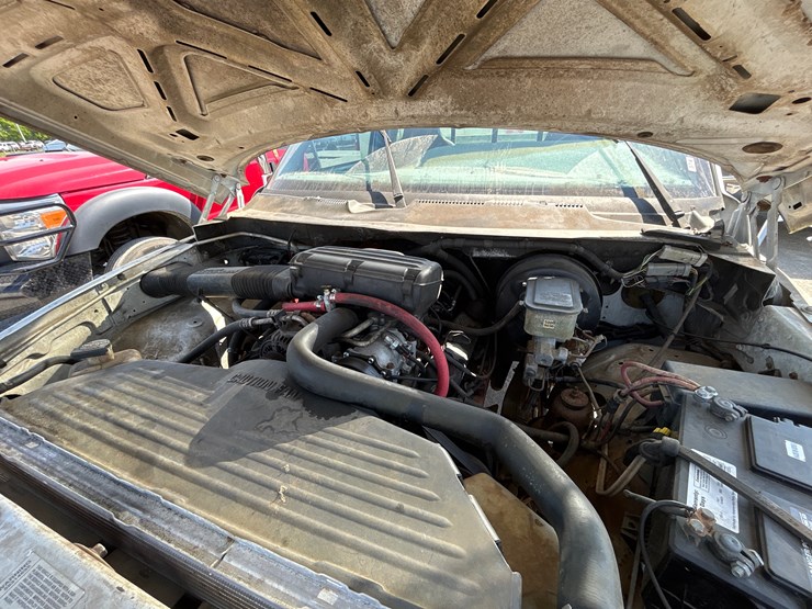 1995-dodge-ram-3500-image-12