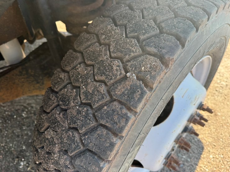 2012-ford-f550-xl-image-59