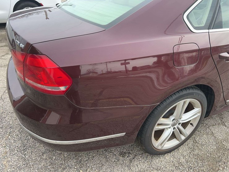 2014-volkswagen-passat-tdi-image-32