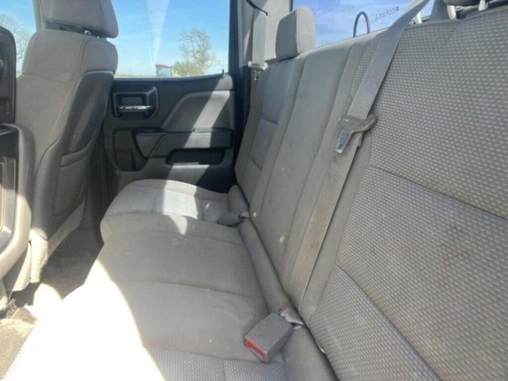 2015-chevrolet-silverado-2500hd-image-13