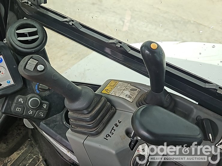 2021-bobcat-e42-image-34