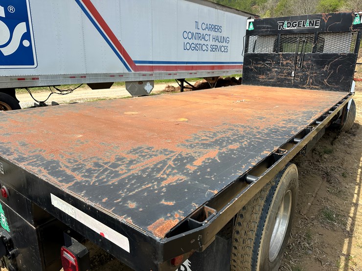 2020-hino-268-image-13