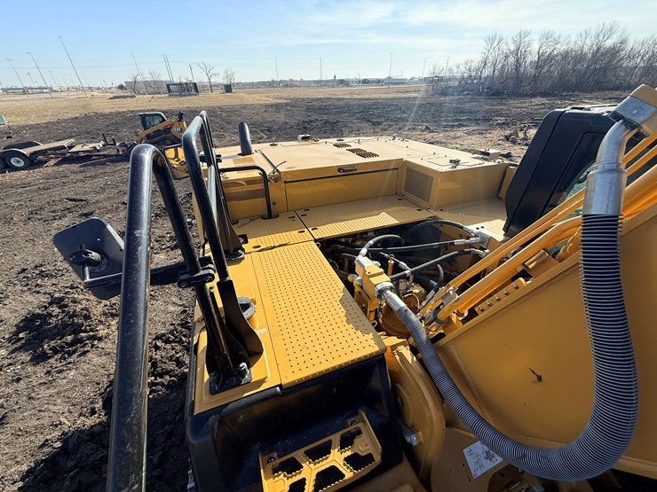 caterpillar-340-image-33