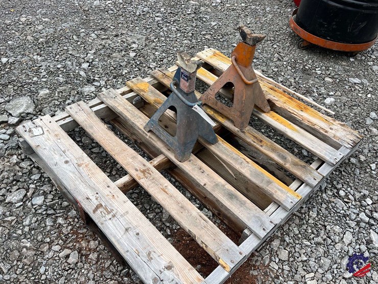 (2)-nesco-heavy-duty/-6t-adjustable-jackstands-image-5