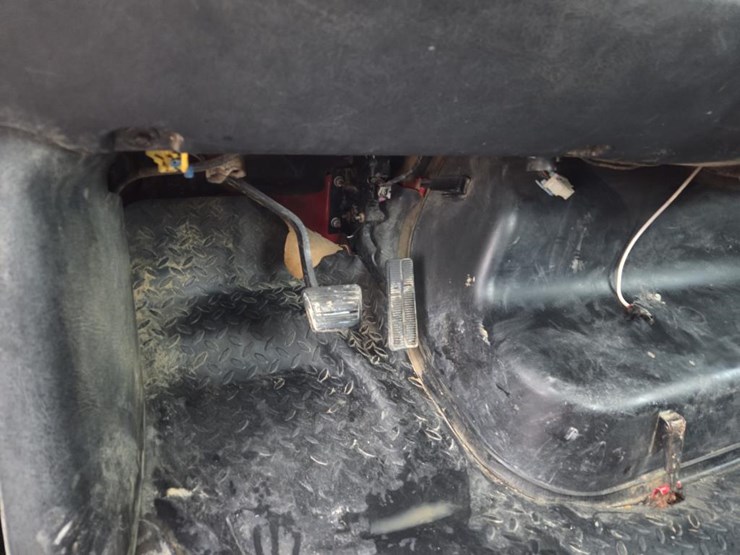 2005-massey-ferguson-8-image-52