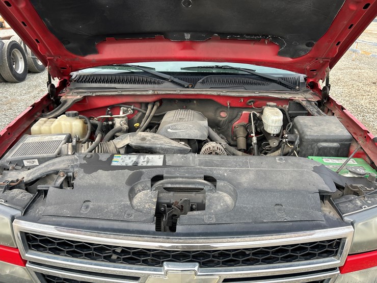 2006-chevrolet-3500-image-37