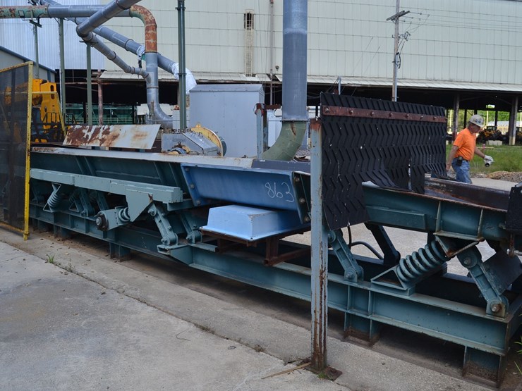 action-24"x28'-balanced-vibrating-conveyor-w/-mdi-metal-detector-w/-3hp-drive-motor-image-1