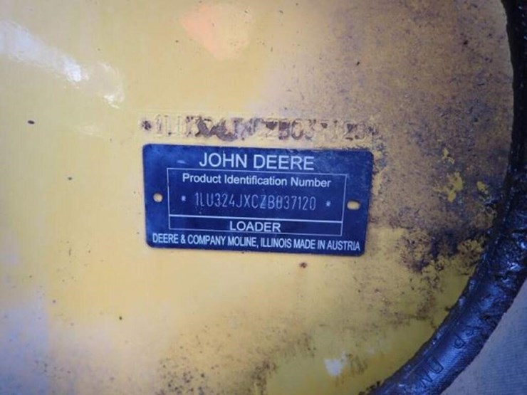 2014-deere-324j-image-9