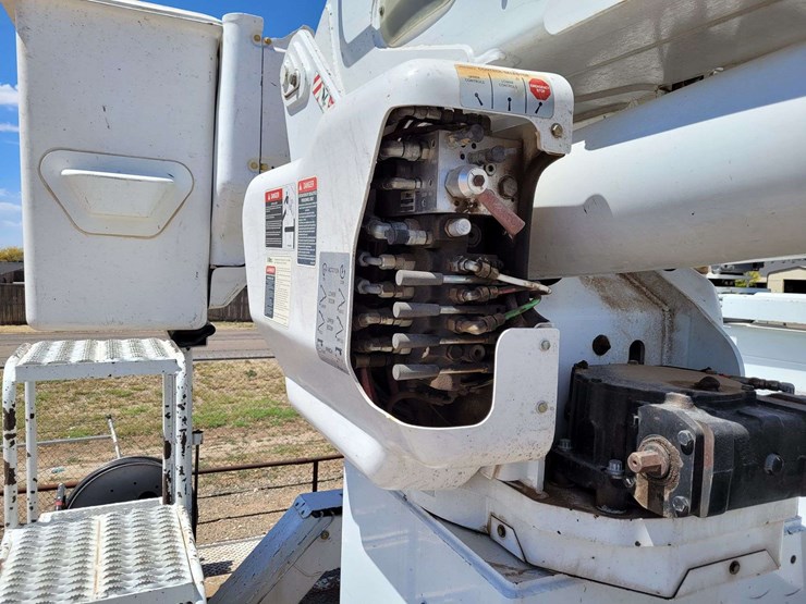 2012-international-7400-image-34