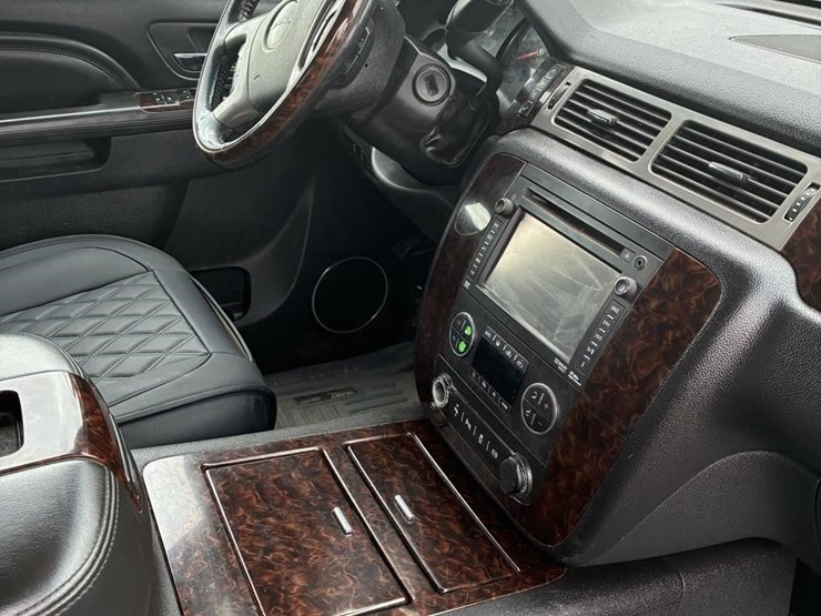 2013-gmc-2500hd-image-13