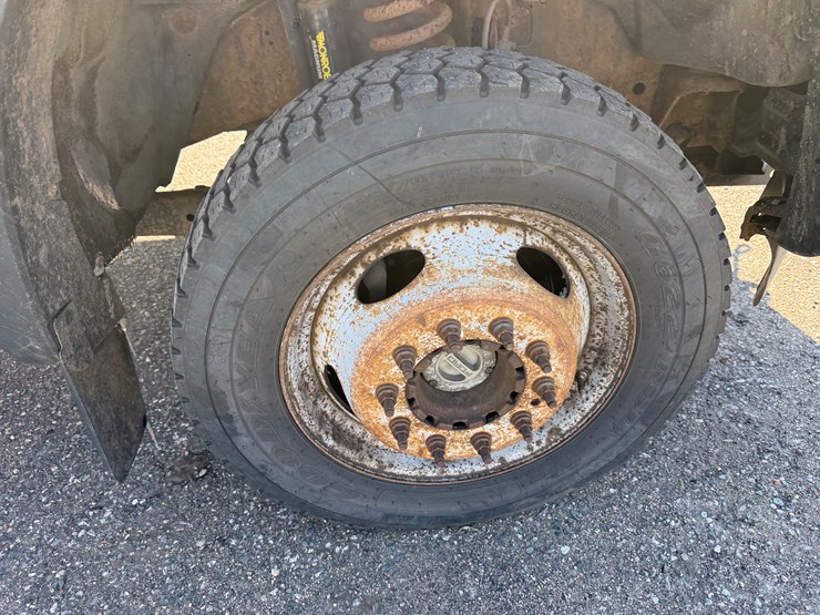 2014-ford-f550-xl-image-52