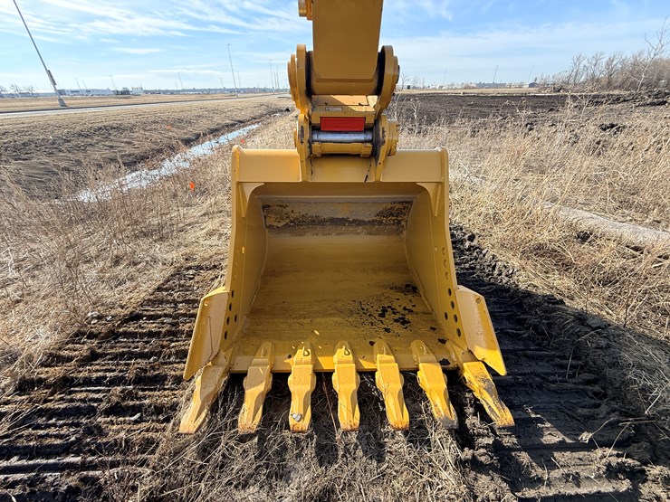 #1968-•-caterpillar-excavator-image-22