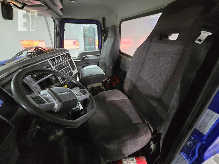 2020-mack-anthem-62t-image-9