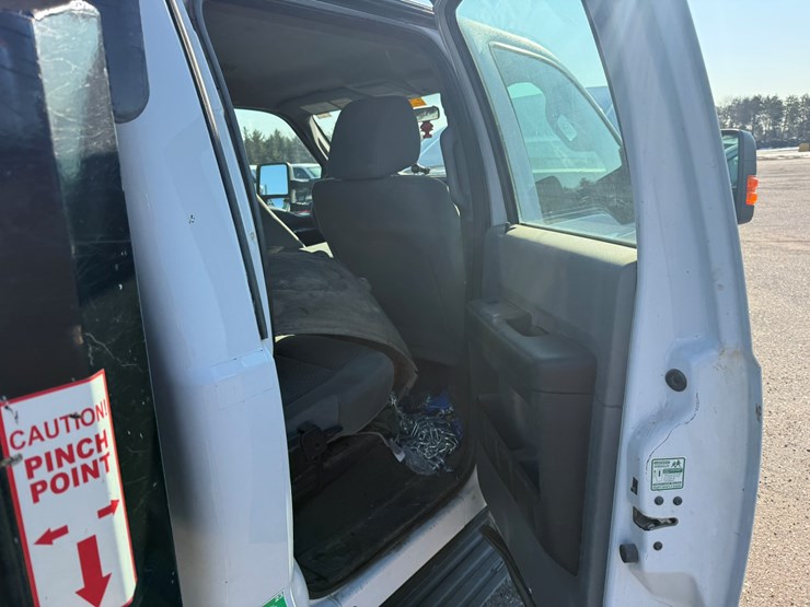 2012-ford-f550-xl-image-21