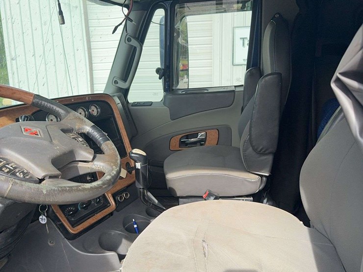 2012-international-prostar-image-25